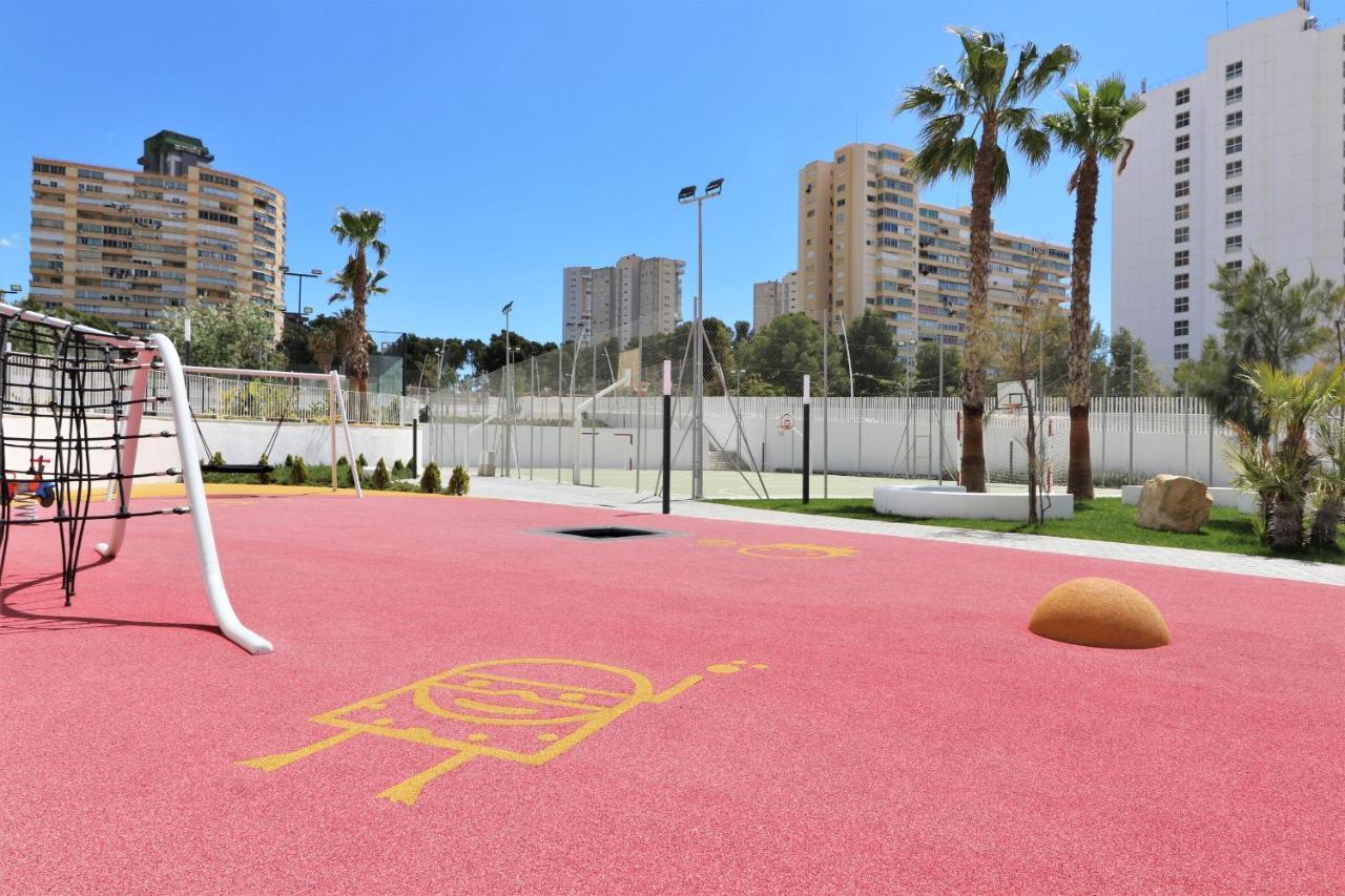 Sunset Waves 18-35 Poniente Beach Resort Benidorm Exterior photo