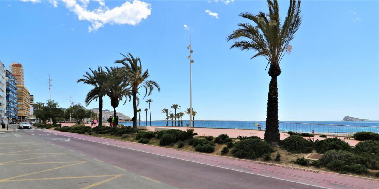 Sunset Waves 18-35 Poniente Beach Resort Benidorm Exterior photo