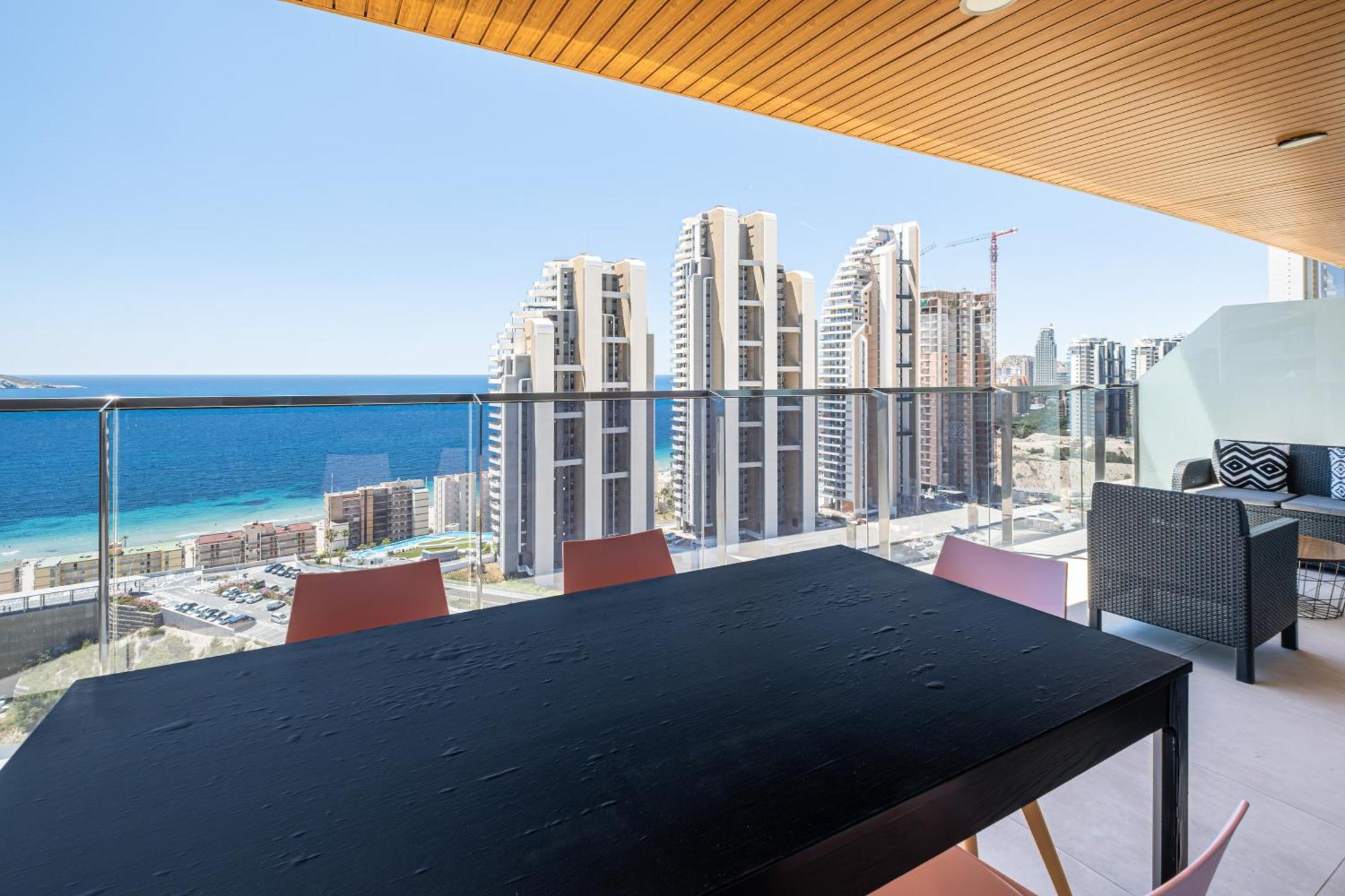 Sunset Waves 18-35 Poniente Beach Resort Benidorm Exterior photo