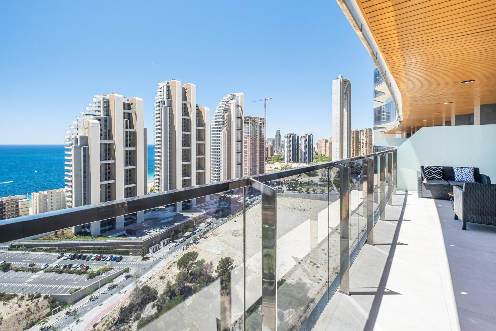 Sunset Waves 18-35 Poniente Beach Resort Benidorm Exterior photo